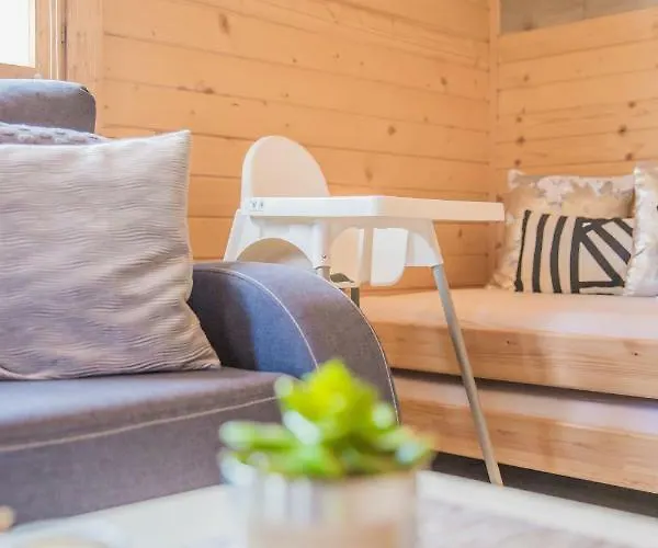 Familycamp Semesterbostad Zator